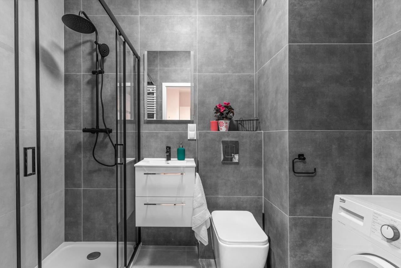 Apartamenty Homely Place Blisko Starego Rynku - Parking Poznan Exterior photo