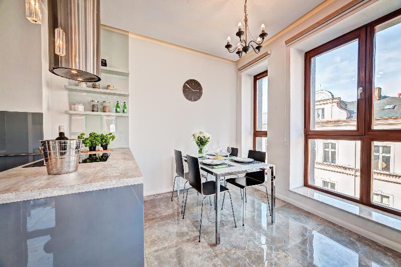 Apartamenty Homely Place Blisko Starego Rynku - Parking Poznan Exterior photo